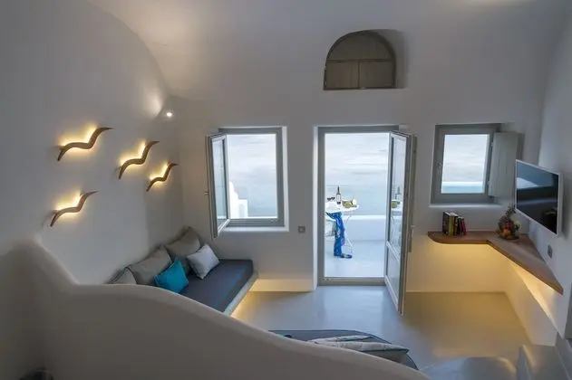 Junior Suite with Outdoor Hot Tub and Caldera View