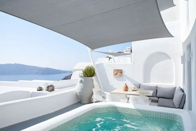 La Perla Suite with Outdoor Hot Tub and Caldera View