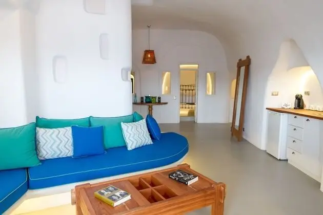 La Perla Suite with Outdoor Hot Tub and Caldera View