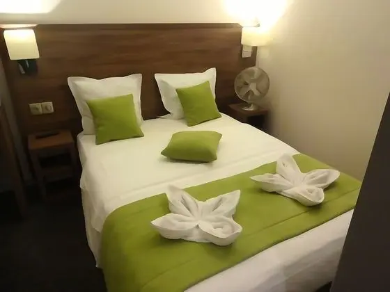 Comfort Tek Büyük Yataklı Oda, Avlu