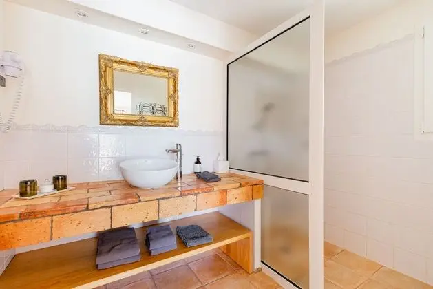 Tek Büyük Yataklı Oda (Pondichery)