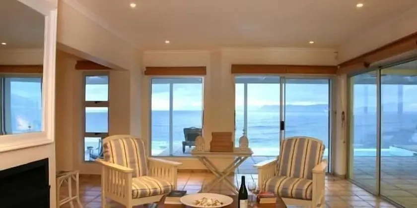 Villa (La Petite Baleine)