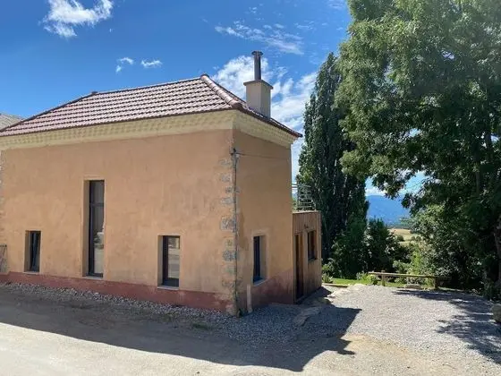 Kır Evi, Banyolu/Duşlu, Dağ Manzaralı