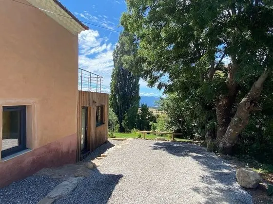 Kır Evi, Banyolu/Duşlu, Dağ Manzaralı