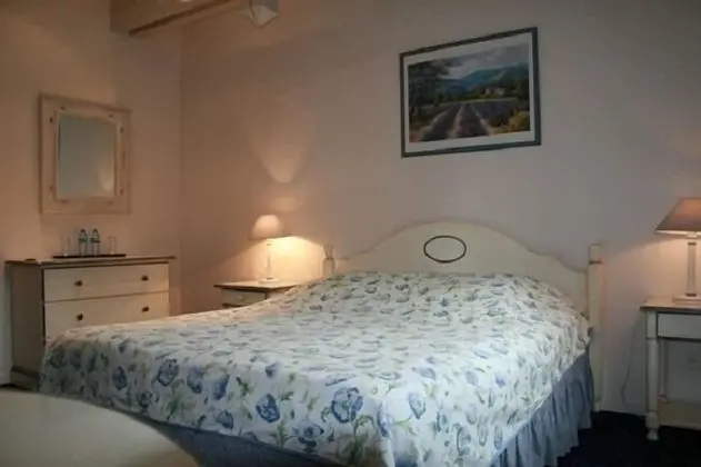 Tek Büyük Yataklı Oda (Bleuet)