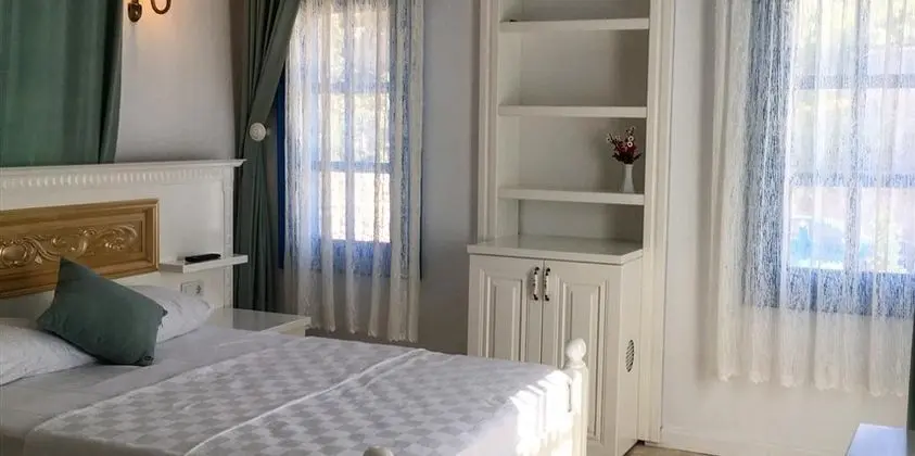 Standart Oda Bahçe Ve Havuz Manzaralı Oda - Oda Kahvaltı