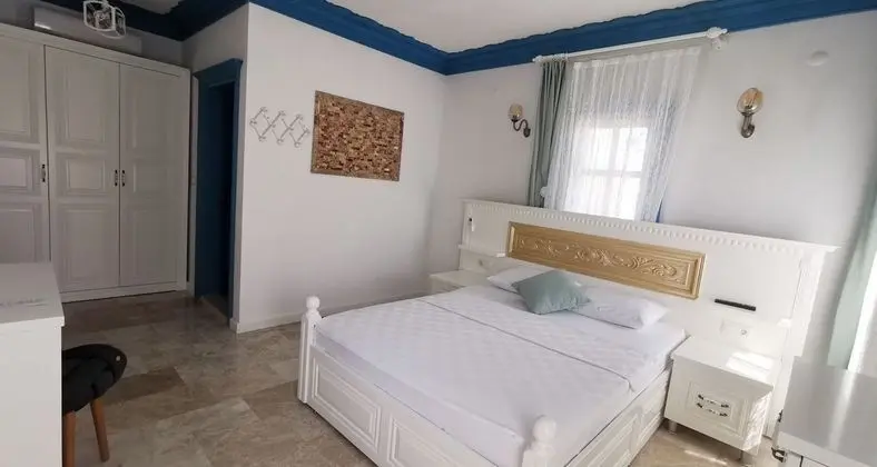 Standart Oda - Havuz ve Bahçe Manzaralı