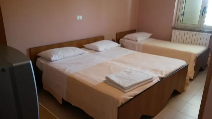 Basic Üç Kişilik Oda