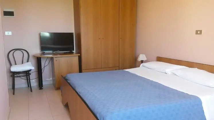 Basic Üç Kişilik Oda