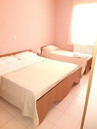 Basic Üç Kişilik Oda