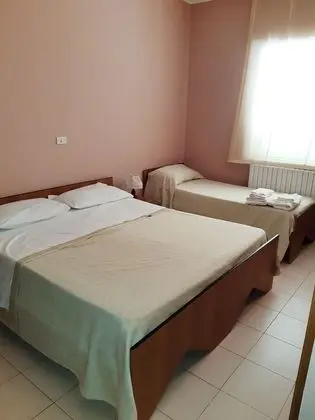 Basic Üç Kişilik Oda