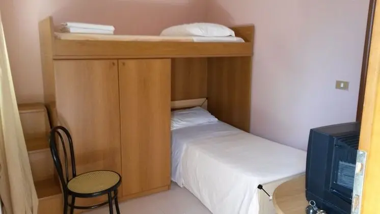 Traditional İki Ayrı Yataklı Oda