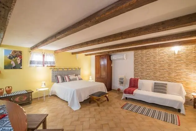 Standard Ev, Birden Çok Yatak, Bahçeli (La Pinnetta With Pool)