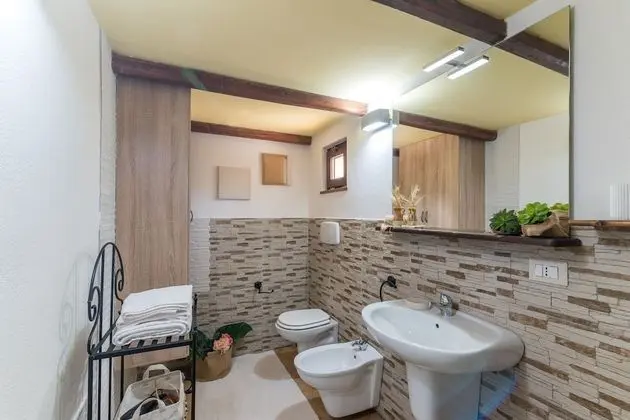 Standard Ev, Birden Çok Yatak, Bahçeli (La Pinnetta With Pool)