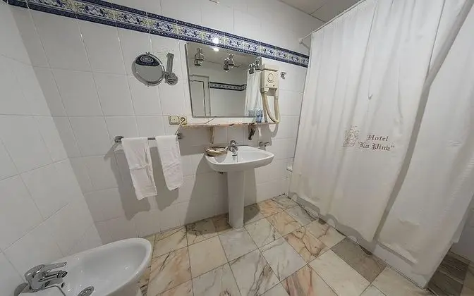 Tek Büyük Yataklı Oda, 1 Büyük (Queen) Boy Yatak