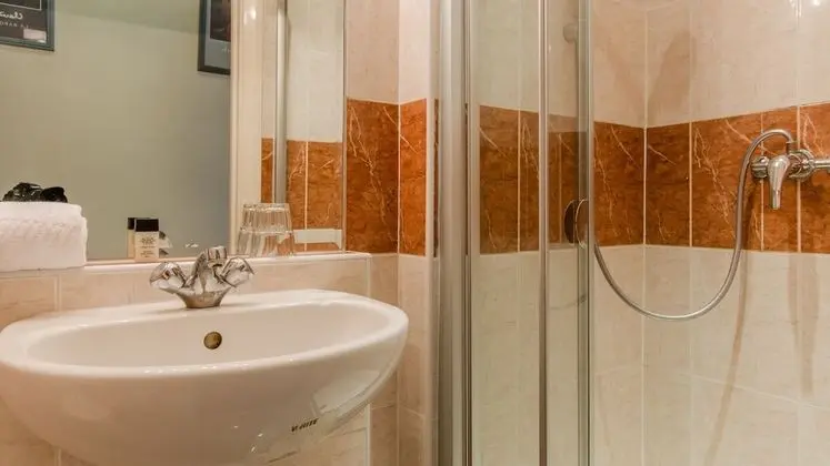Standard Tek Kişilik Oda, Banyolu/Duşlu