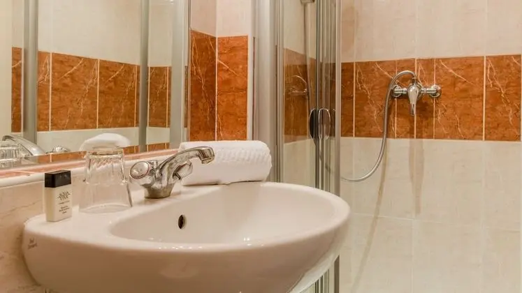 Standard Tek Kişilik Oda, Banyolu/Duşlu