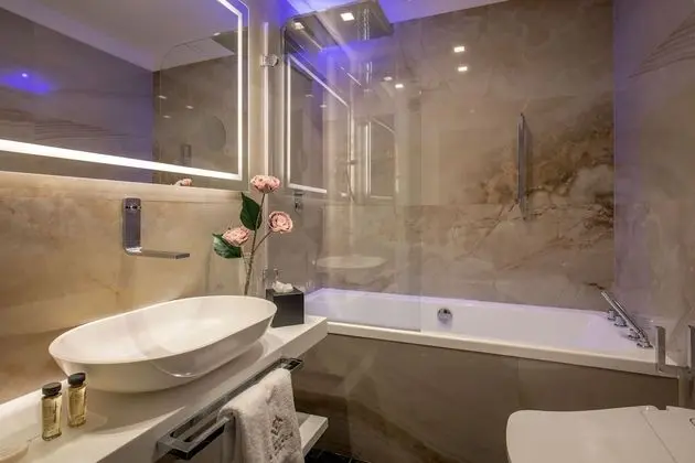 Standard Tek Büyük Yataklı Oda