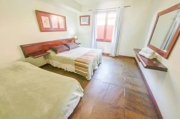 Apart Daire, Havuz Kenarı