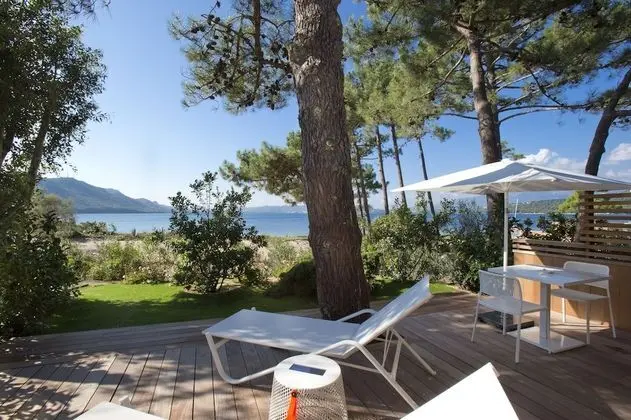 Deluxe Tek Büyük Yataklı Oda, Denize Bakan