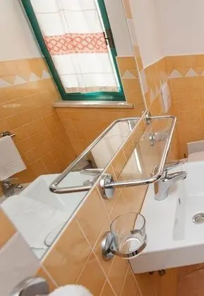 Standard Üç Kişilik Oda