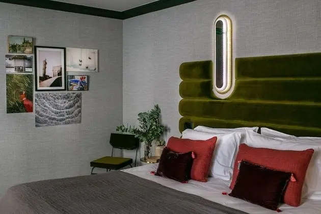 Deluxe Oda, 1 En Büyük (King) Boy Yatak