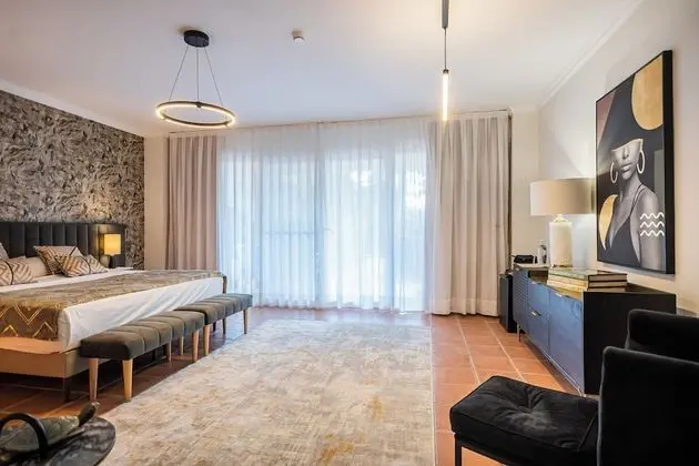 Deluxe Tek Büyük Yataklı Oda