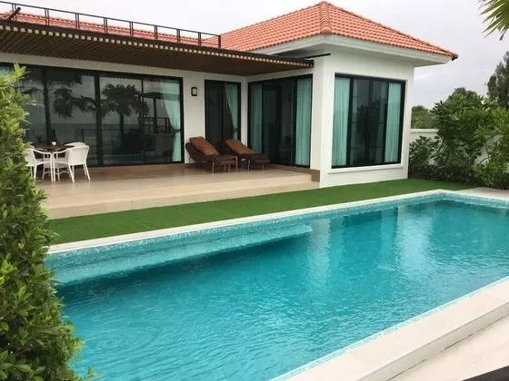 3 Bedrooms Villa