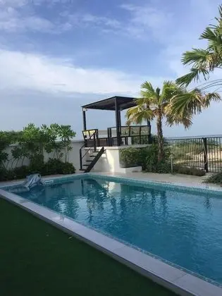 3 Bedrooms Villa