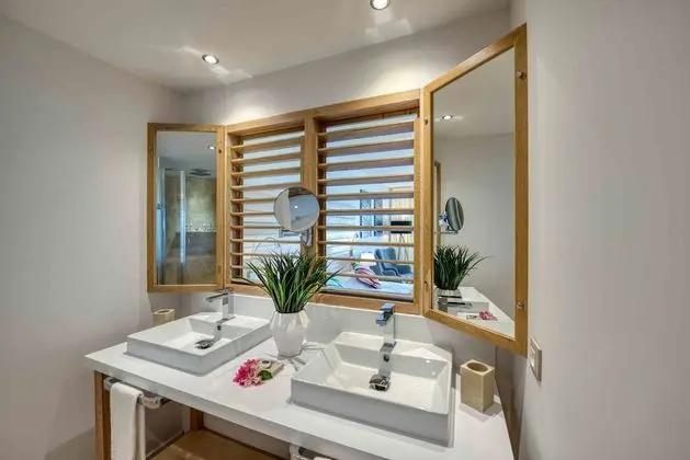 Junior Suite kitchen Premium Ocean