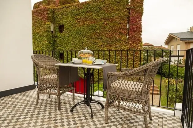 Tek Büyük veya İki Ayrı Yataklı Oda, Banyolu/Duşlu (1)