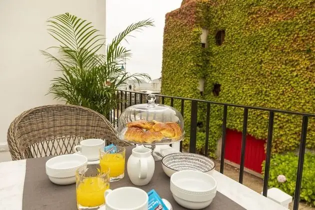 Tek Büyük veya İki Ayrı Yataklı Oda, Banyolu/Duşlu (1)