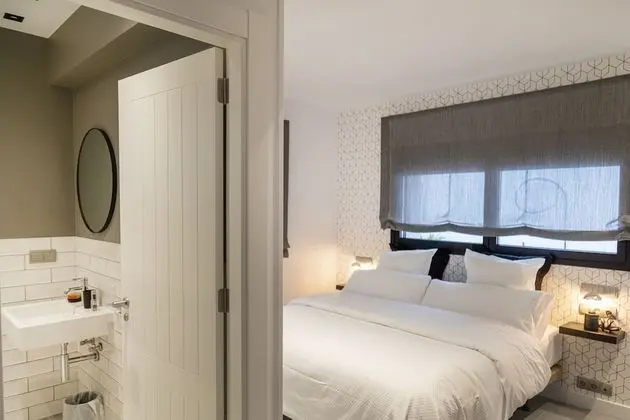 Tek Büyük veya İki Ayrı Yataklı Oda, Banyolu/Duşlu (3-4)