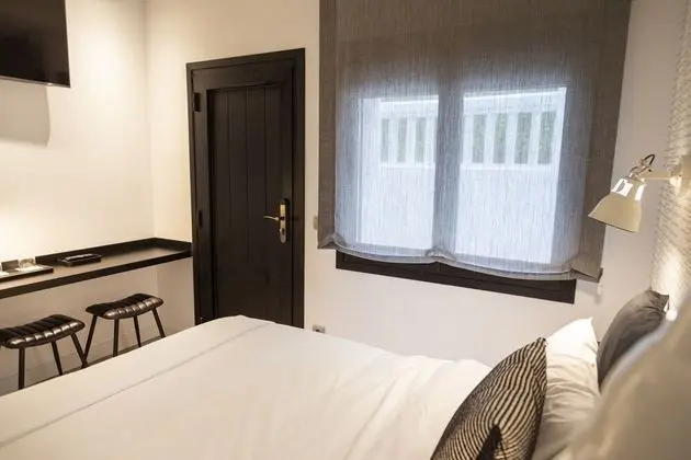 Tek Büyük veya İki Ayrı Yataklı Oda, Banyolu/Duşlu (3-4)