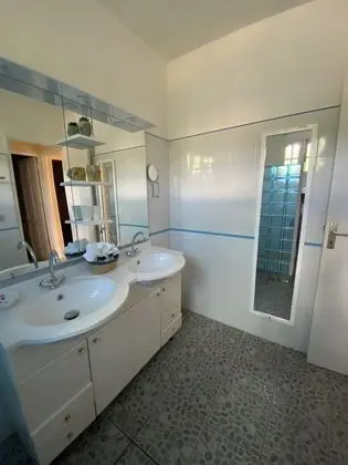 Superior Apart Daire, 2 Yatak Odası, Balkon, Havuz Manzaralı