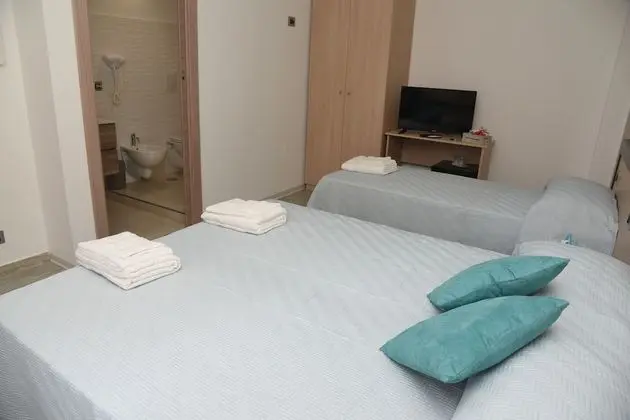 Deluxe Tek Büyük Yataklı Oda, Avlu Manzaralı (with extra bed)