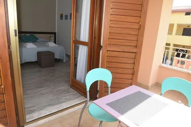 Deluxe Tek Büyük Yataklı Oda, Avlu Manzaralı (with extra bed)