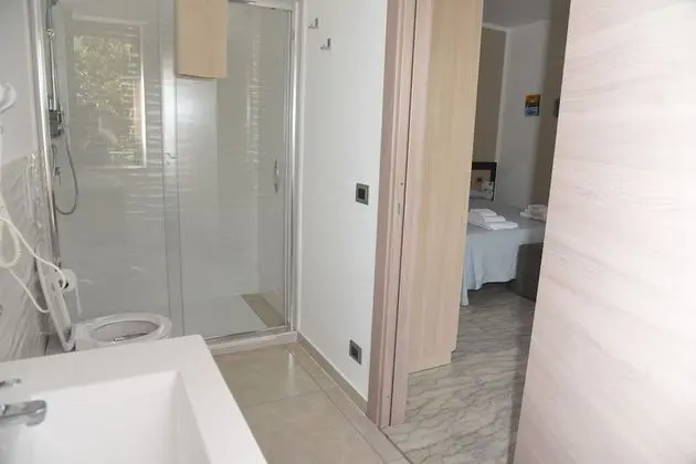 Deluxe Tek Büyük Yataklı Oda, Avlu Manzaralı (with extra bed)
