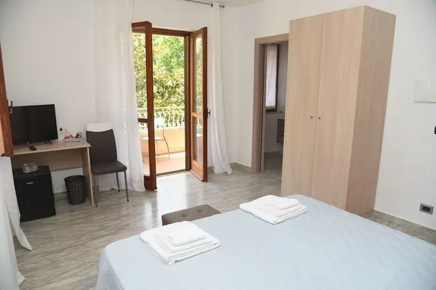 Deluxe Tek Büyük Yataklı Oda, Bahçe Manzaralı