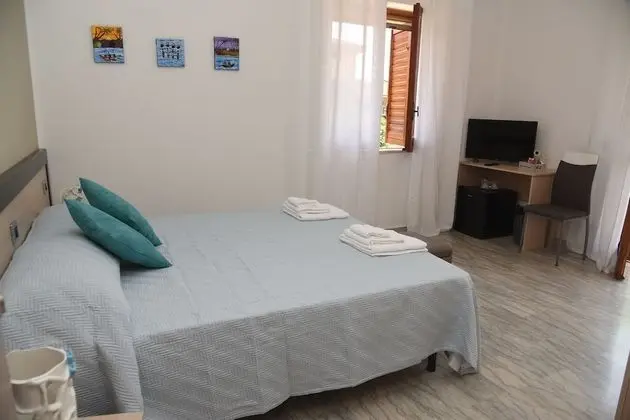 Deluxe Tek Büyük Yataklı Oda, Bahçe Manzaralı