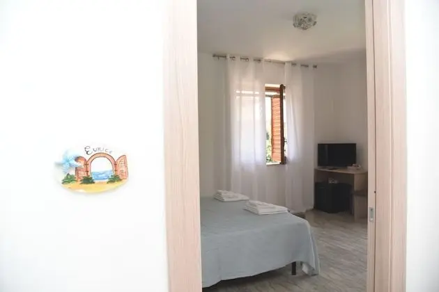 Deluxe Tek Büyük Yataklı Oda, Bahçe Manzaralı