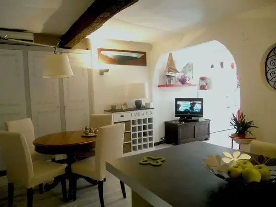 Standard Apart Daire, Özel Banyo, Avlu Manzaralı (Michelin)