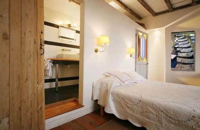 Classic Tek Büyük Yataklı Oda