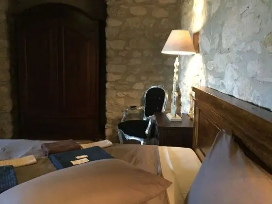 Üç Kişilik Oda, Tepe Manzaralı (Marlon Brando)