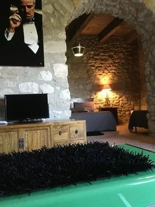 Üç Kişilik Oda, Tepe Manzaralı (Marlon Brando)