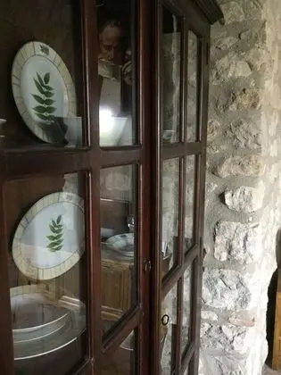 Üç Kişilik Oda, Tepe Manzaralı (Marlon Brando)