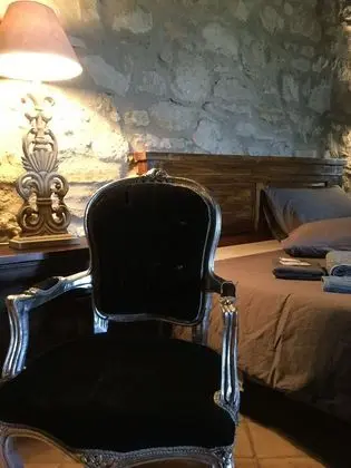 Üç Kişilik Oda, Tepe Manzaralı (Marlon Brando)