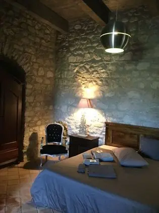 Üç Kişilik Oda, Tepe Manzaralı (Marlon Brando)