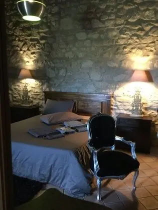 Üç Kişilik Oda, Tepe Manzaralı (Marlon Brando)