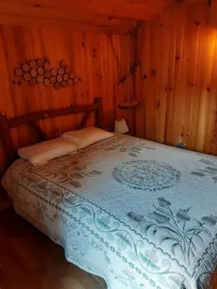 Dört Kişilik Oda, 1 Çift Kişilik Yatak, Ortak Banyo (Uririella 2)